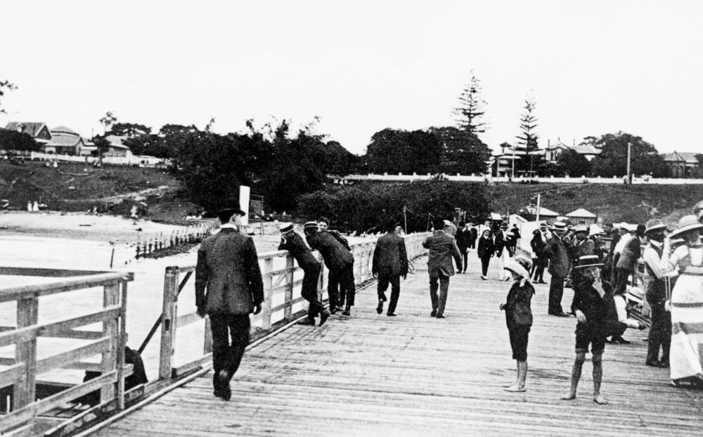 Built in 1864 'Morven', was a conspicuous landmark at Sandgate and is visible on the clifftop directly above the jetty. Today the house is a part of St Patrick's College. Image courtesy of SLQ.